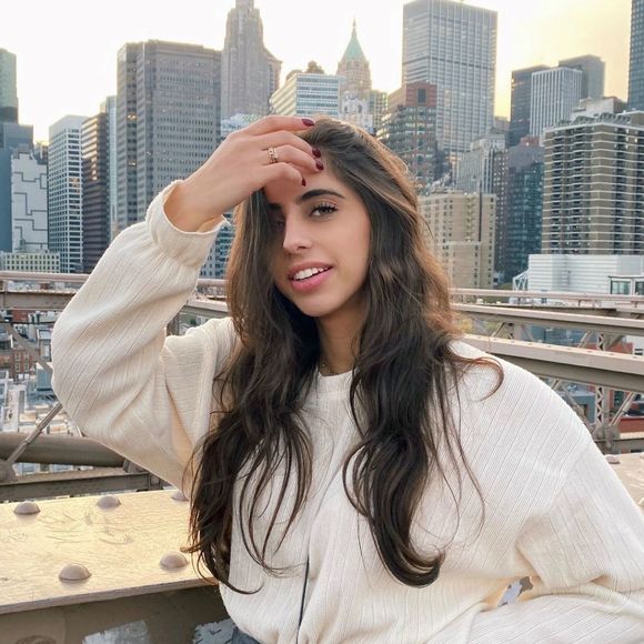 Meet your Posher, Lorraine - Picture 1 of 1